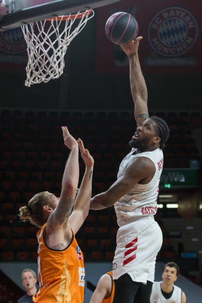 不仅帮助球 不仅帮助球