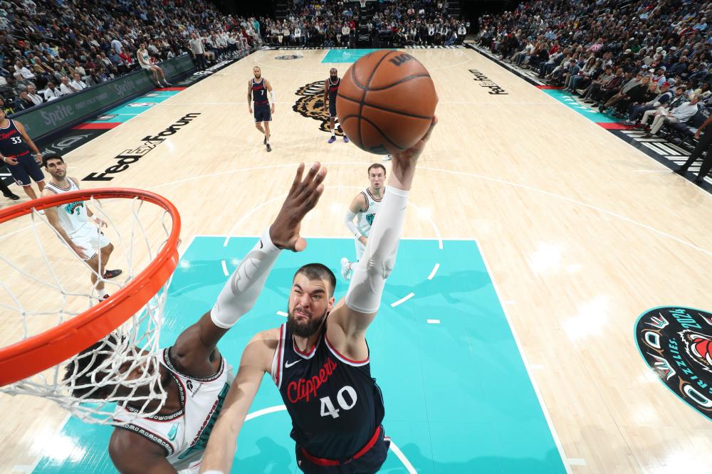 考察年轻球 考察年轻球