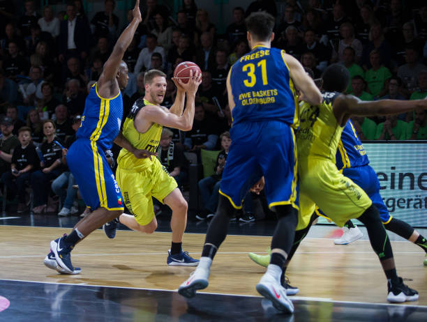 相比之下 相比之下